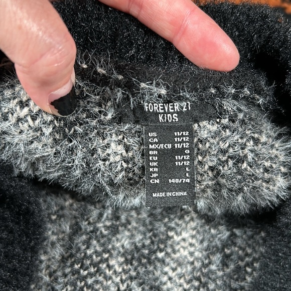 FOREVER 21, girl’s fuzzy cardigan!! - Picture 8 of 10